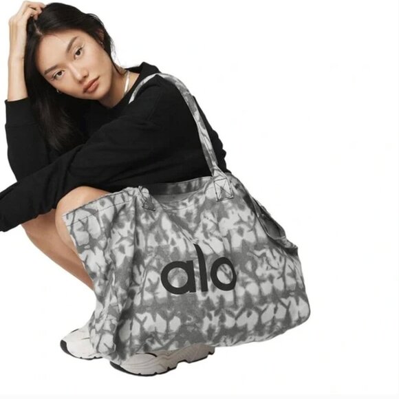 NWT Alo Yoga Tie Dye Shopper Tote Bag Grey White - Picture 1 of 5